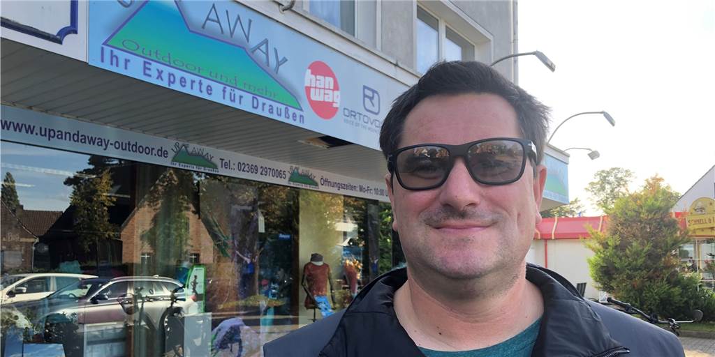 „Up & Away Outdoor“: Alexander Knorre-Hüttermann zeigt sein neues Geschäft Ein neues Ladenlokal hat Alexander Knorre-Hüttermann mit "Up & Away Outdoor" bezogen.