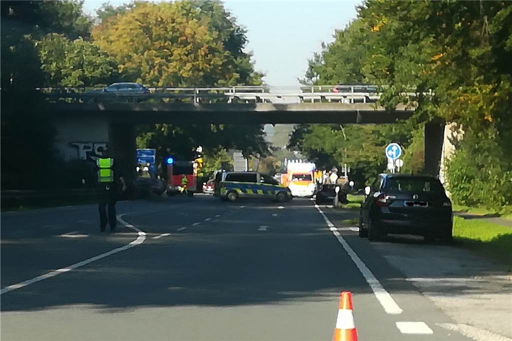 Unfall in Haltern: Motorradfahrer in Lebensgefahr - Sperrung aufgehoben Ein Notarzt war ebenfalls vor Ort.