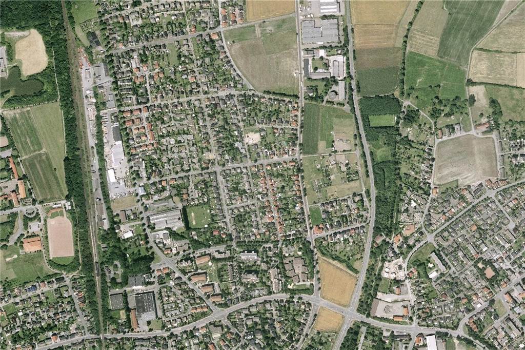 Ein paar Lücken sind gefüllt - doch von den Baugebieten Hustebecke und Schombergerweg fehlt nach wie vor jede Spur. Entstanden ist das Luftbild laut RVR in den Jahren zwischen 1998 und 2003.