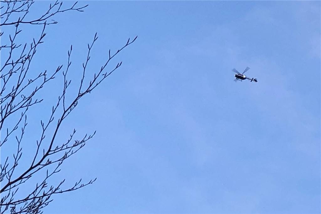 Festnahme in Sythen: Augenzeugen berichten von dramatischen Szenen Ein Polizeihubschrauber fahndete nach flüchtigen Personen in Sythen.