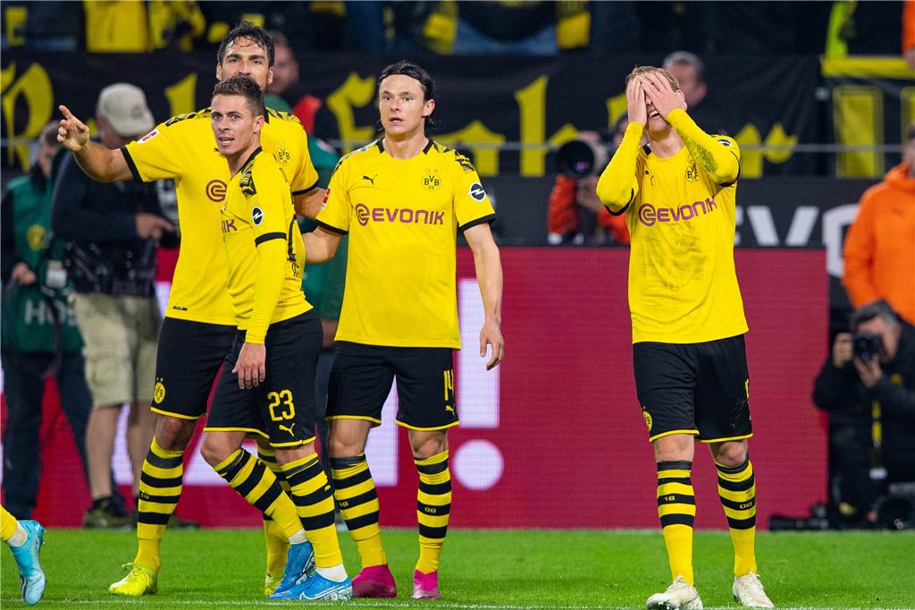 Umbruch und Aufbruch: Wie der BVB in die Zukunft startet – Teil 1: Transferpolitik Ein Quartett, das der BVB im Sommer 2019 verpflichtete und das nicht restlos überzeugen konnte: (von links) Mats Hummels, Thorgan Hazard, Nico Schulz und Julian Brandt.