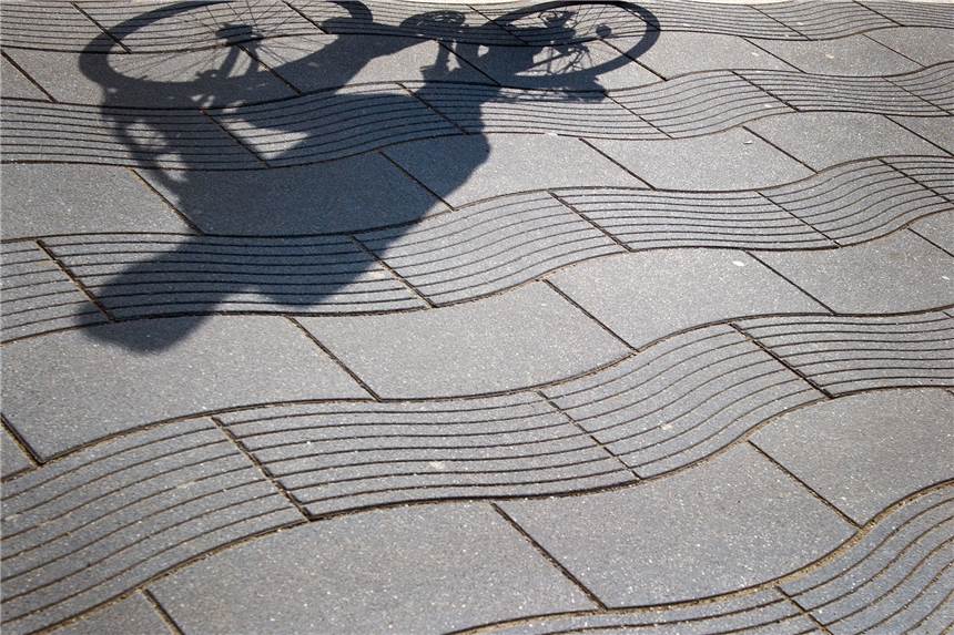 Radfahrer wird bei Unfall verletzt - und geht dann in die Kneipe Ein Radfahrer ist bei einem Unfall in Lüdinghausen verletzt worden - und ging dann in die Kneipe.