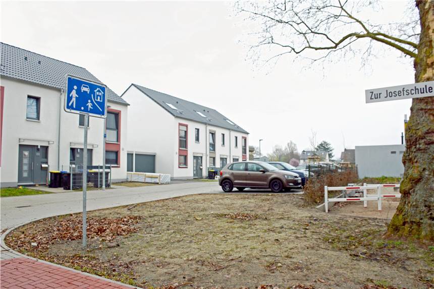 Hauskauf in Dorsten: Verführerische Preise im Vergleich zu Nachbarstädten Ein Reihenhäuschen hätten viele junge Familien gerne - in Dorsten ist Bauland rar, deshalb greifen viele Interessenten bei Bestandsimmobilien zu. Die Häuser in Hervest waren ruckzuck verkauft.
