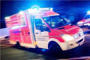 Ein Rettungswagen im Einsatz. Foto: Marcel Kusch/Archiv