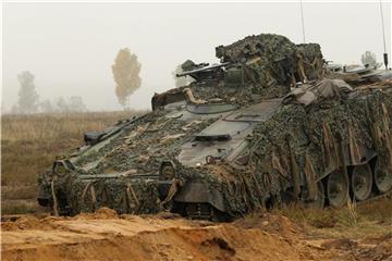 Ein Schützenpanzer der Bundeswehr vom Typ Marder bei einer NATO-Übung. Foto: Tomasz Waszczuk/PAP/Archiv