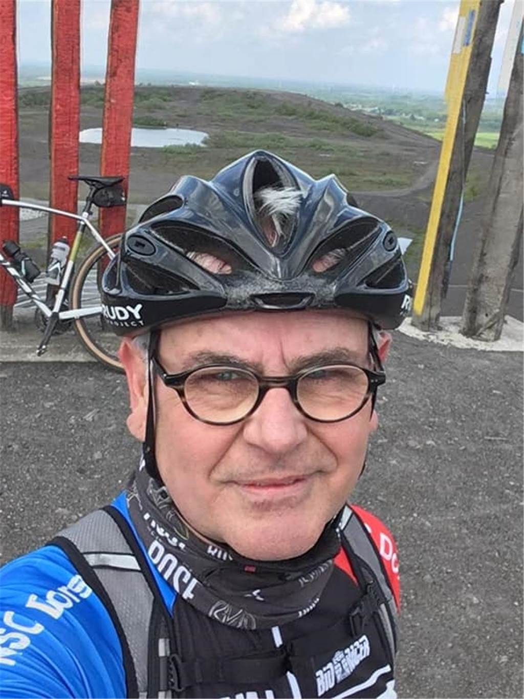 Verrückter Wettkampf mit dem Rad: So viele Halden rauf wie möglich Ein Selfie auf dem Halden-Plateau war Pflicht.