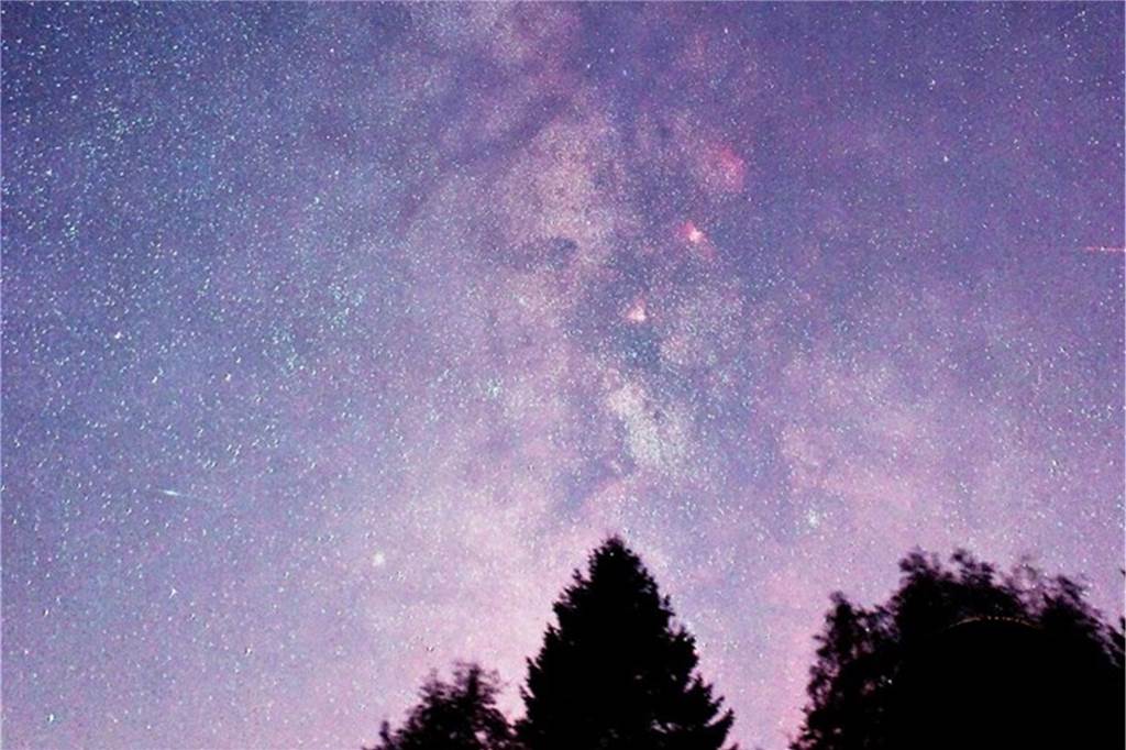 Internationaler Sternenpark: Ausflug in die Eifel lohnt sich besonders bei Nacht Ein seltener Anblick: Mit bloßem Auge lässt sich die Milchstraße beobachten.