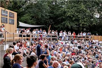 Ein solch volles Haus im Amphitheater und an der Oude-Marie-Bar hätte sich das Schaukelbaum-Team häufiger gewünscht
