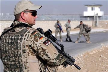 Ein Soldat der Bundeswehr im afghanischen in Masar-i Scharif im Einatz. Foto: Wolfgang Kumm