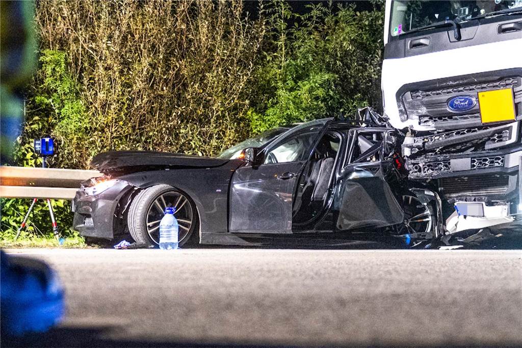 Spieler der SG Massen verunglückt tödlich: Begegnungen der ersten und zweiten Mannschaft abgesagt Ein Spieler der SG Massen kam am Samstag bei diesem Unfall ums Leben.