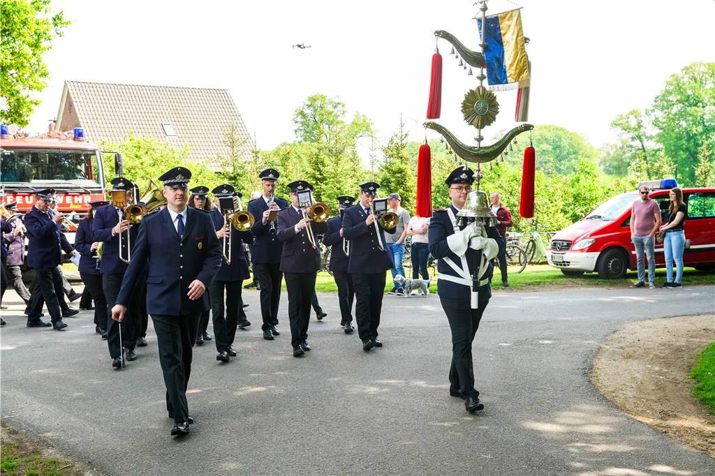 Viele Fotos vom Sternmarsch : Schützen feiern 175 Jahre Wennewick-Oldenkott Ein Sternmarsch bei Kaiserwetter mit allen Vredener Schützen- und Musikvereinen und den Spielmannszügen und Vereinen aus Rekken/NL war einer der Höhepunkte beim Jubiläumsschützenfest zum 175-Jährigen des Schützenvereins Wennewick-Oldenkott.