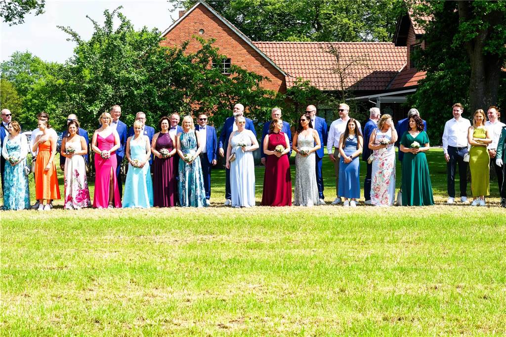 Viele Fotos vom Sternmarsch : Schützen feiern 175 Jahre Wennewick-Oldenkott Ein Sternmarsch bei Kaiserwetter mit allen Vredener Schützen- und Musikvereinen und den Spielmannszügen und Vereinen aus Rekken/NL war einer der Höhepunkte beim Jubiläumsschützenfest zum 175-Jährigen des Schützenvereins Wennewick-Oldenkott.