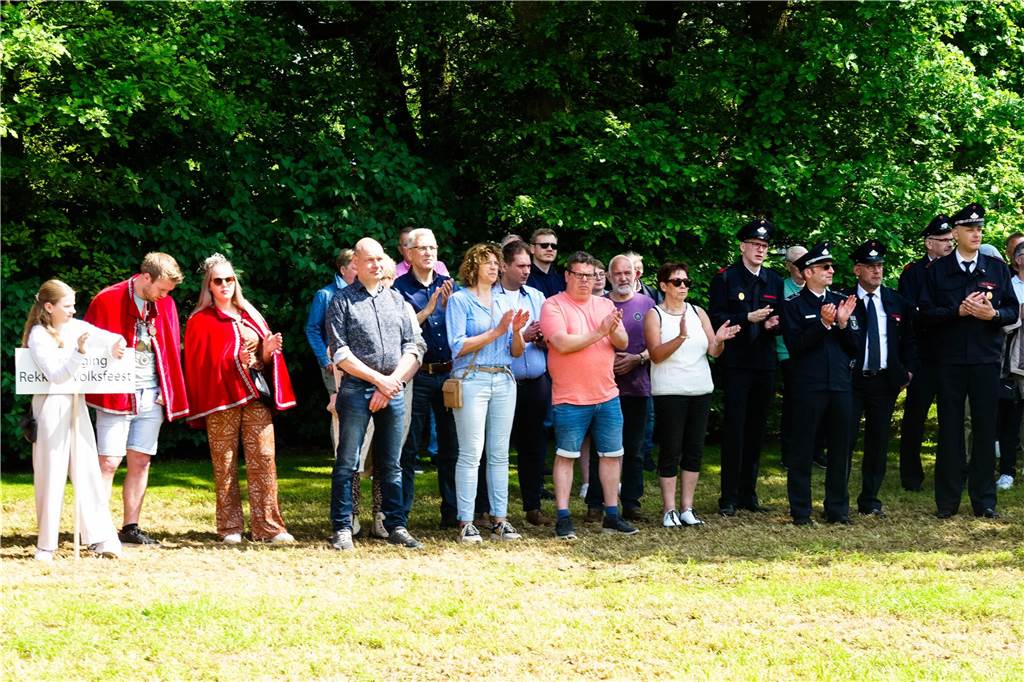 Viele Fotos vom Sternmarsch : Schützen feiern 175 Jahre Wennewick-Oldenkott Ein Sternmarsch bei Kaiserwetter mit allen Vredener Schützen- und Musikvereinen und den Spielmannszügen und Vereinen aus Rekken/NL war einer der Höhepunkte beim Jubiläumsschützenfest zum 175-Jährigen des Schützenvereins Wennewick-Oldenkott.