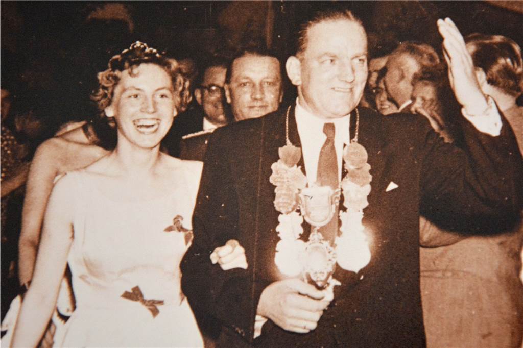 Ein strahlendes Königspaar 1958 bis 1960: Marianne Niehoff und Heinrich Schrief.
