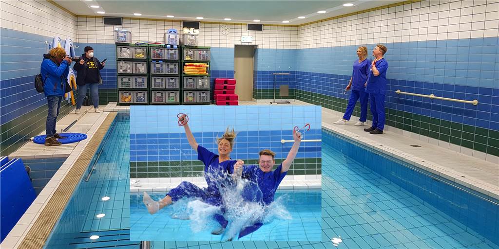 Marienkrankenhaus lockt mit mehr Urlaubstagen und flexiblen Arbeitszeiten Ein symbolischer Sprung zweier Pflegekräfte ins Becken wirbt für den sogenannten FlexPool des Marienkrankenhauses.