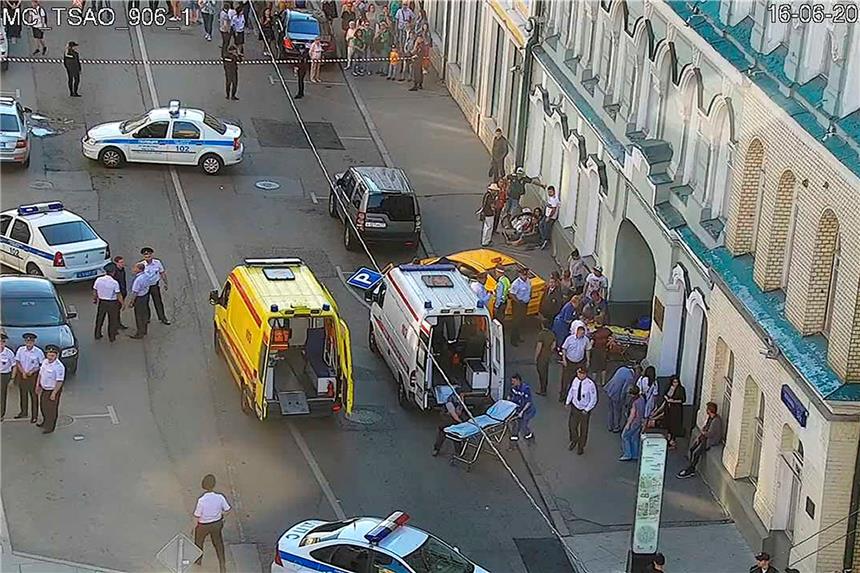 Behörden gehen von Unfall in WM-Stadt Moskau aus Ein Taxifahrer hat im Moskauer Stadtzentrum mehrere Passanten angefahren.