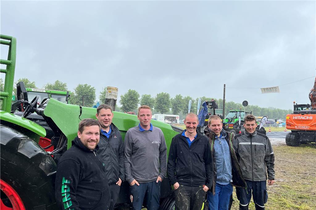Regen bremst Traktoren aus: Halterner Tractor Pulling abgebrochen Das Organisationsteam des Tractor Pullings