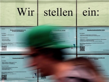 Ein Teil des Stellenwachstums ist auf die in Boomzeiten steigende Zahl der Beschäftigten und eine größere Bereitschaft zu Jobwechseln zurückzuführen. Foto: Oliver Berg