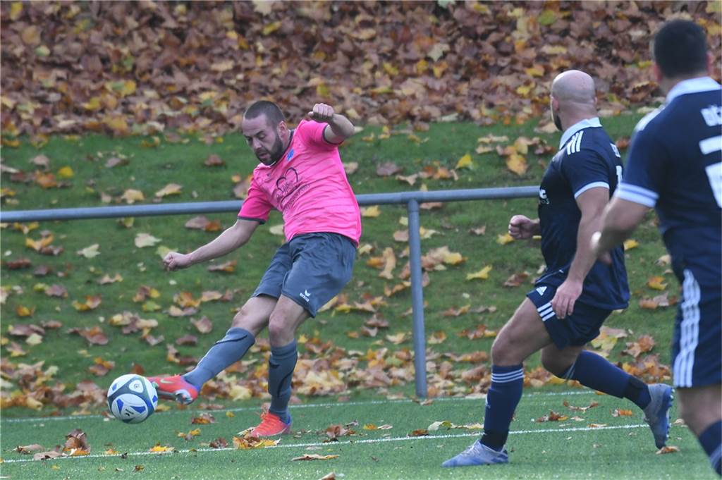 Ein Topspiel der Kreisliga B1 gewann der SV Wacker Obercastrop II (2.) deutlich mit 8:2 gegen Fortuna Herne (4.). Bereits zur Halbzeitpause stand es 7:1.