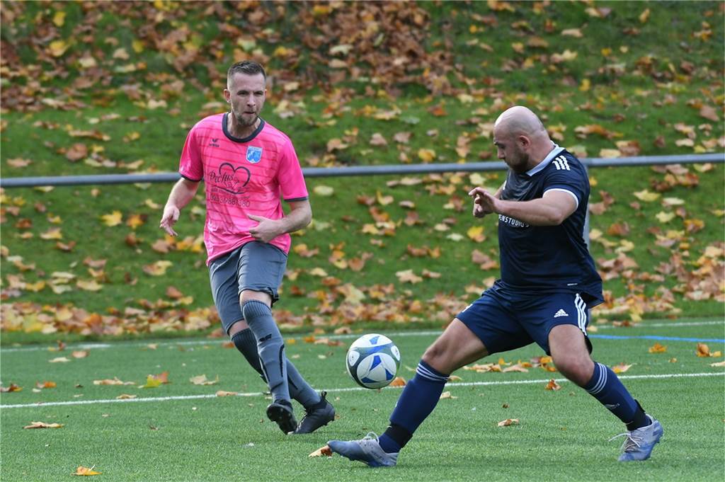 Ein Topspiel der Kreisliga B1 gewann der SV Wacker Obercastrop II (2.) deutlich mit 8:2 gegen Fortuna Herne (4.). Bereits zur Halbzeitpause stand es 7:1.