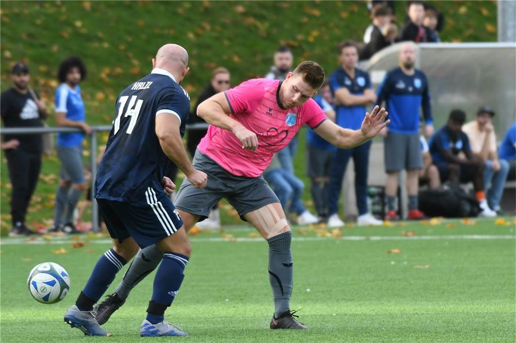 Ein Topspiel der Kreisliga B1 gewann der SV Wacker Obercastrop II (2.) deutlich mit 8:2 gegen Fortuna Herne (4.). Bereits zur Halbzeitpause stand es 7:1.