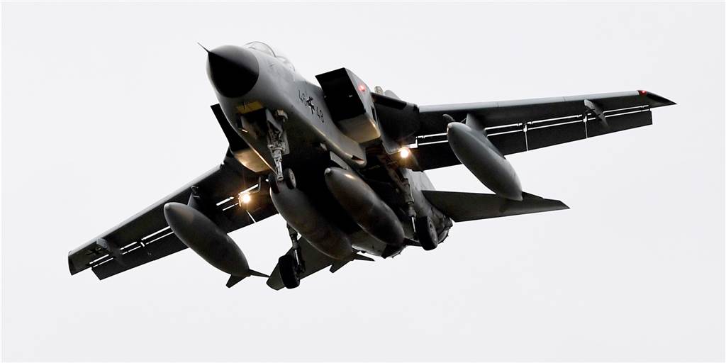 Kampfjet im Tiefflug über Selm – Bundeswehr klärt auf Ein Tornado im Landeanflug