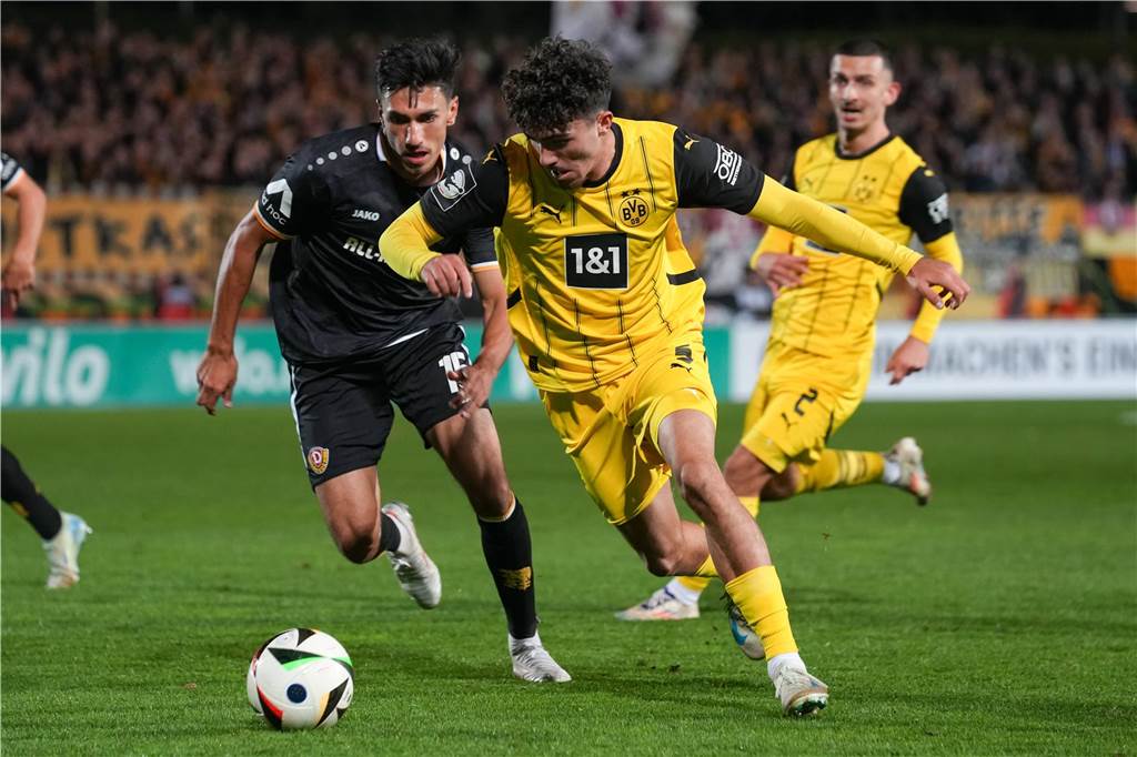 BVB-U23 bekämpft gegen Dresden erfolgreich die Selbstzweifel: „Es war eine Befreiung“ Antonio Foti führt einen Zweikampf um den Ball.