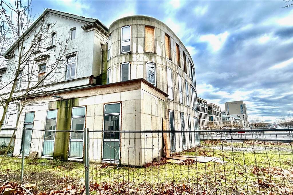 So sieht die Tull-Villa heute aus - heruntergekommen.
