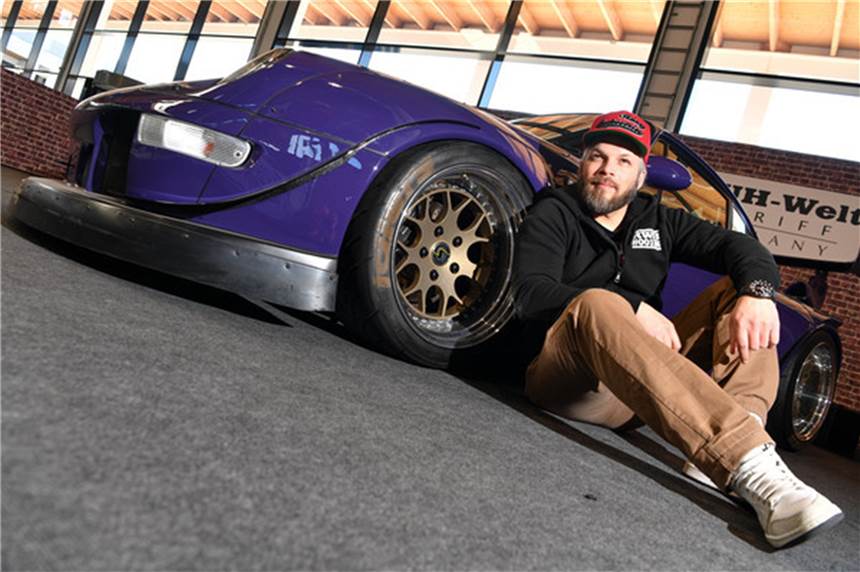 Sidney Hoffmann: Tuning-Profi will Tankwart spielen Ein Tuning-Profi als Tankwart? Sidney Hoffmann will es ausprobieren.