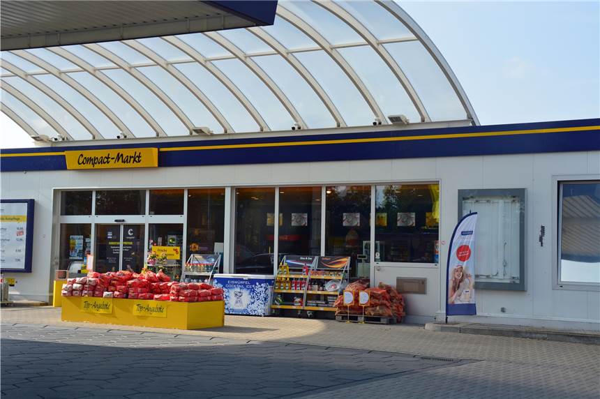 Bargeld und Zigaretten: Unbekannter überfiel 24-Stunden-Tankstelle in Olfen Ein unbekannter Täter überfiel in der Nacht die Westfalen-Tankstelle in Olfen.