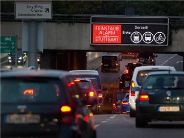 Ein Verbund aus öffentlichen Verkehrsmitteln, Carsharing, Rad- und Fußverkehr soll so attraktiv gestaltet werden, dass ein großer Teil der Menschen auf den Besitz privater Pkw verzichtet. Foto: Bernd Weissbrod