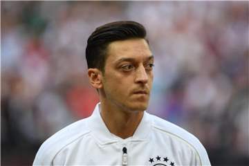 Ein Vodafone-Sprecher bestätigte, dass der Telekommunikations-Konzern ein Werbe-Video mit Mesut Özil stoppte. Foto: Federico Cambarini