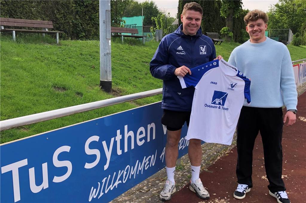 Ein weiterer Torwart für den TuS Sythen: Theo Husmann (r.) verstärkt in der kommenden Saison das Team von Trainer Dennis Schulz.