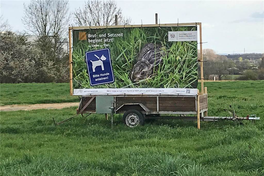 Hegering Werne warnt vor tödlichen Gefahren für Tier-Nachwuchs Ein weiteres Plakat findet sich an der Stockumer Straße, am Gewerbegebiet Brede.