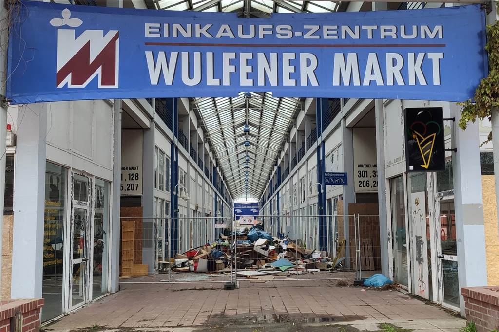 Wer hat den besten Plan für den Wulfener Markt? Jury tagt Freitag Alle Ladenlokale im Einkaufszentrum stehen seit Jahren leer.