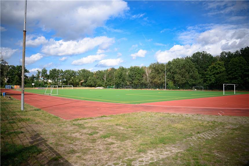 Sport erlaubt - Jetzt hat die Stadt Dortmund über die Sportplatz-Nutzung entschieden Ein zuletzt gewohnter Anblick: verwaiste Sportanlagen. Die Stadt Dortmund hat entschieden, ob sich das nun ändert.