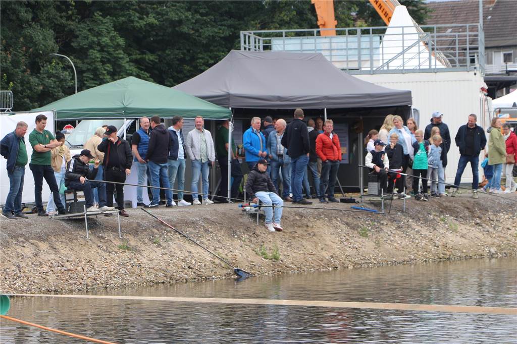 Gewinner der Ehrenamtspreise in Stadtlohn 2024 stehen fest Angler an der Berkel