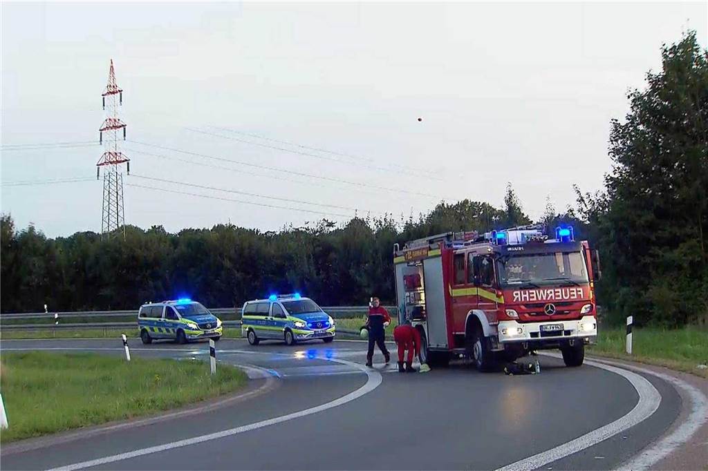 Eindrücke der Unfallstelle im Kreuz Dortmund/Unna von A44 und A1.