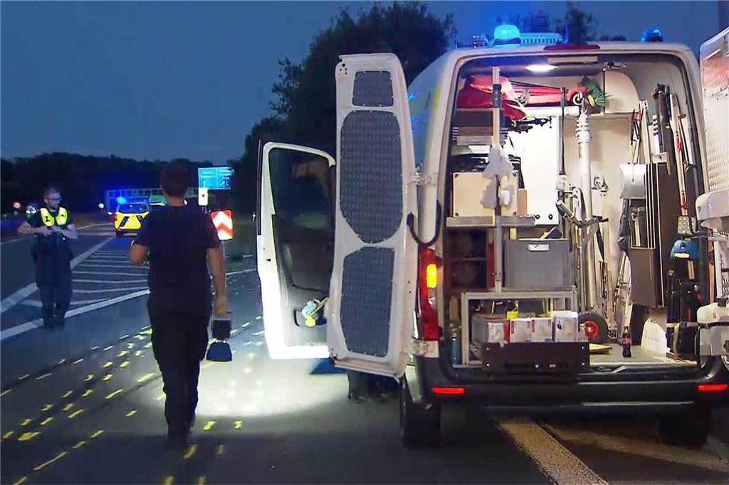Eindrücke der Unfallstelle im Kreuz Dortmund/Unna von A44 und A1.