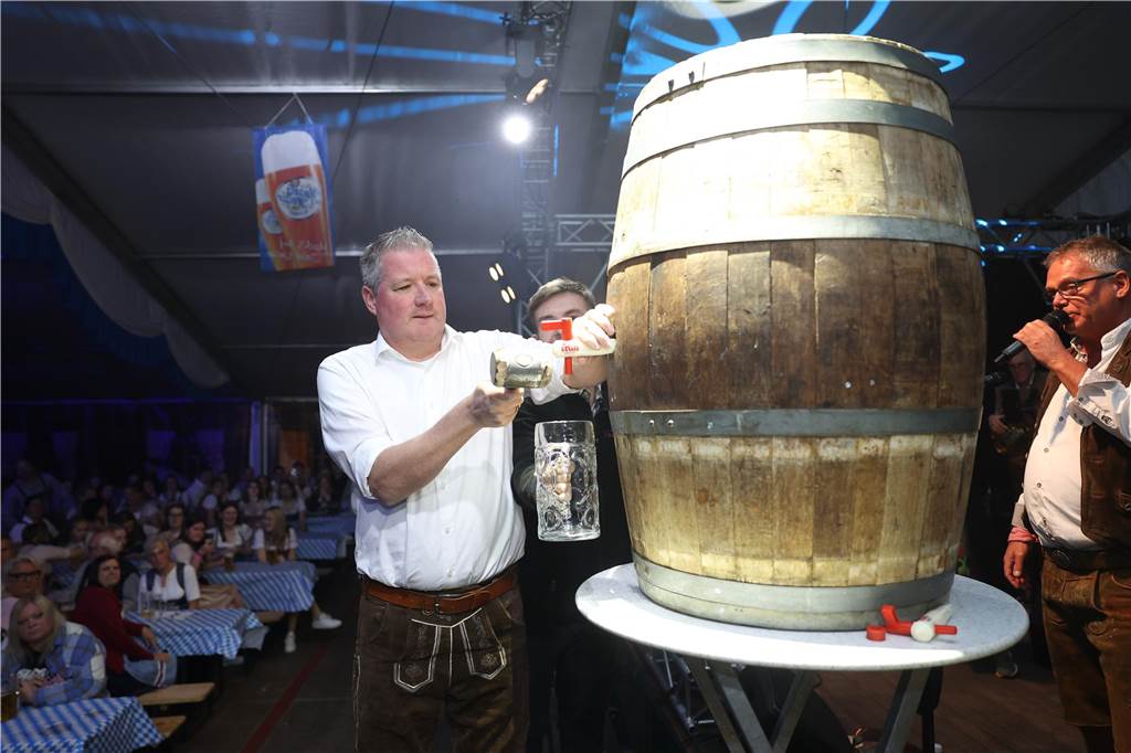Oktoberfest: Hunderte Gäste feiern ausgelassen auf Schlingermanns Weide Eindrücke vom Ascheberger Oktoberfest am Samstag (12. Oktober).