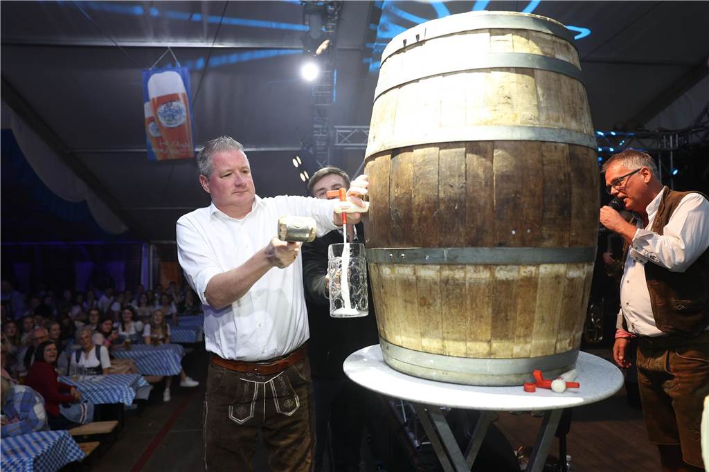 Oktoberfest: Hunderte Gäste feiern ausgelassen auf Schlingermanns Weide Eindrücke vom Ascheberger Oktoberfest am Samstag (12. Oktober).