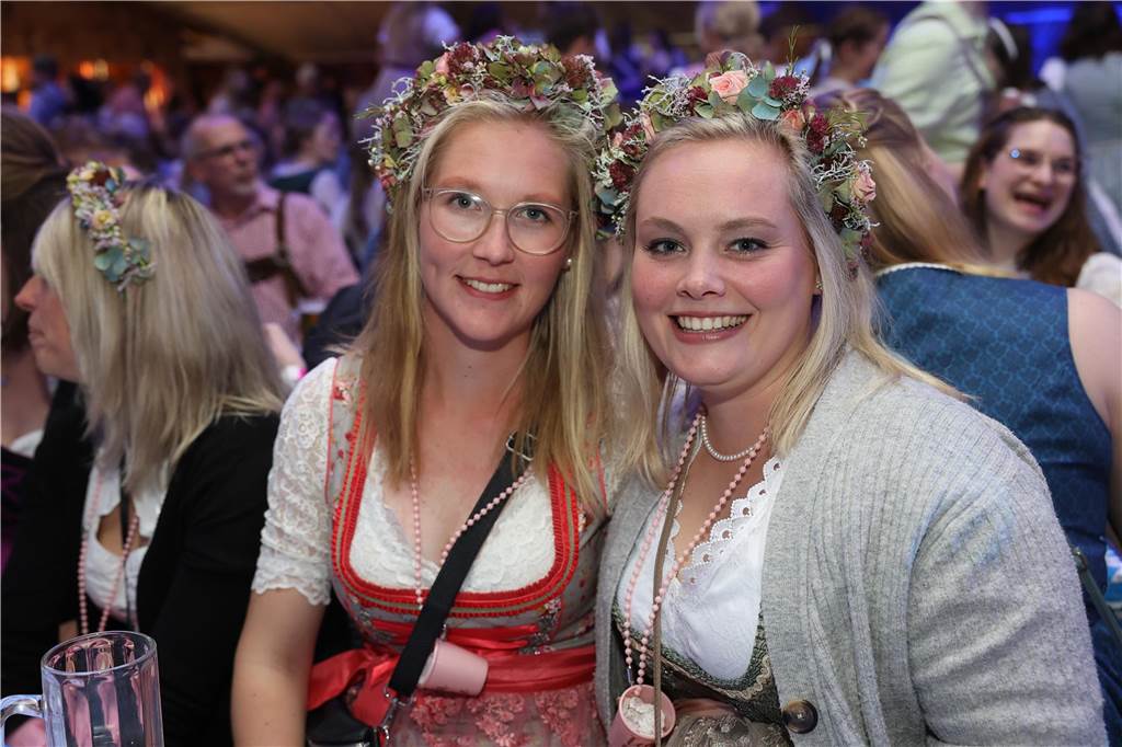 Oktoberfest: Hunderte Gäste feiern ausgelassen auf Schlingermanns Weide Eindrücke vom Ascheberger Oktoberfest am Samstag (12. Oktober).