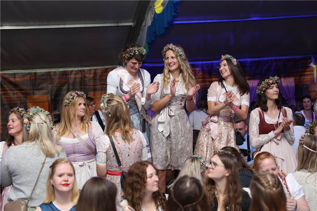 Oktoberfest: Hunderte Gäste feiern ausgelassen auf Schlingermanns Weide Eindrücke vom Ascheberger Oktoberfest am Samstag (12. Oktober).