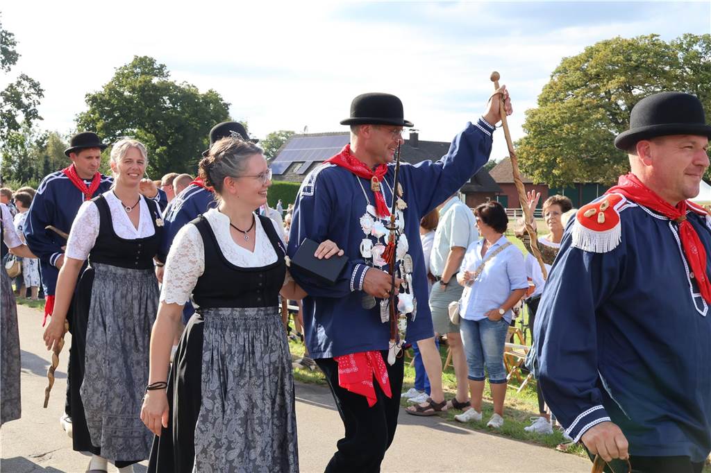 Eindrücke vom Aufmarsch der Trachtenschützengilde Üfte-Overbeck auf der Festwiese in Schermbeck