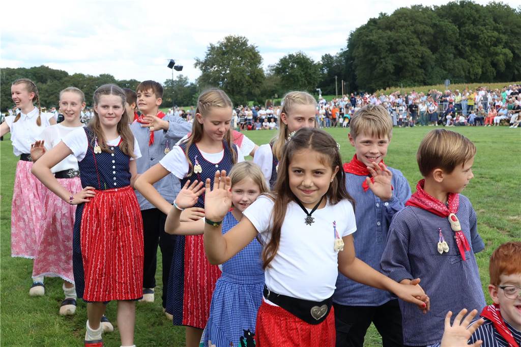 Eindrücke vom Aufmarsch der Trachtenschützengilde Üfte-Overbeck auf der Festwiese in Schermbeck