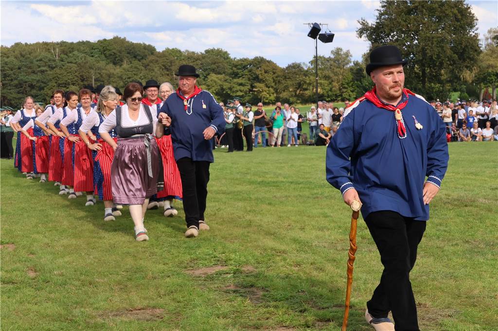 Eindrücke vom Aufmarsch der Trachtenschützengilde Üfte-Overbeck auf der Festwiese in Schermbeck