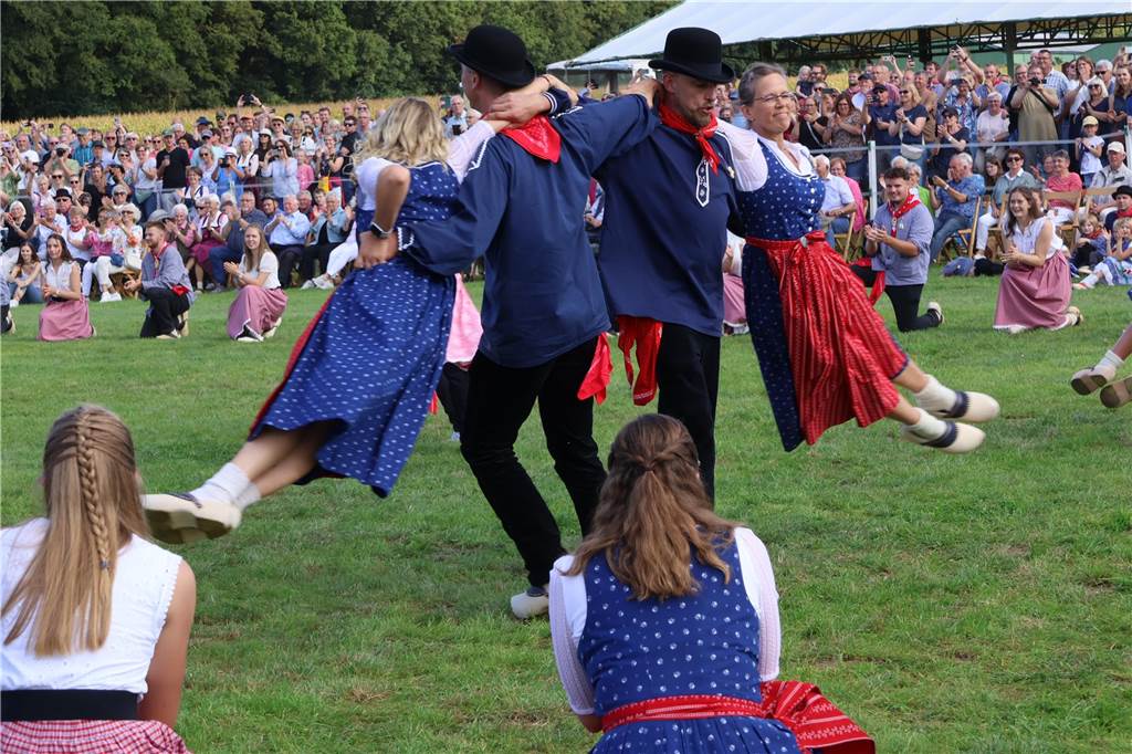 Eindrücke vom Aufmarsch der Trachtenschützengilde Üfte-Overbeck auf der Festwiese in Schermbeck