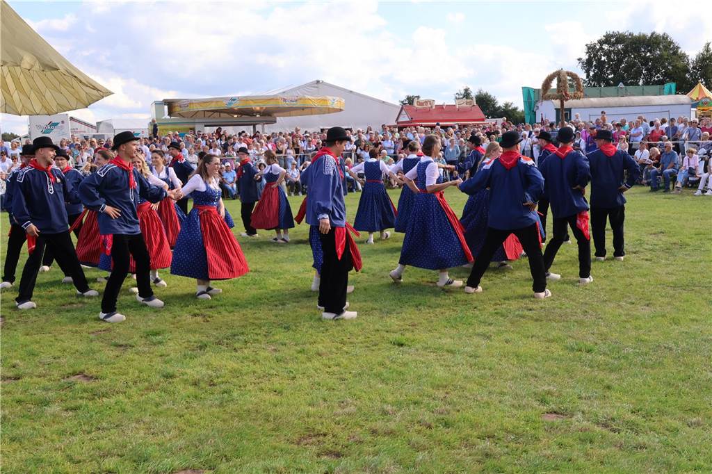 Eindrücke vom Aufmarsch der Trachtenschützengilde Üfte-Overbeck auf der Festwiese in Schermbeck