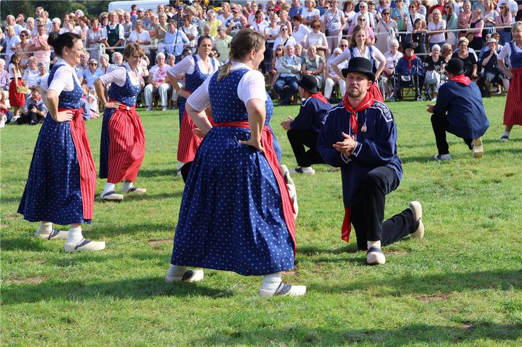 Eindrücke vom Aufmarsch der Trachtenschützengilde Üfte-Overbeck auf der Festwiese in Schermbeck