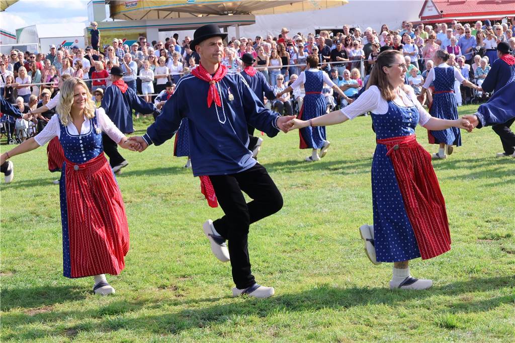Eindrücke vom Aufmarsch der Trachtenschützengilde Üfte-Overbeck auf der Festwiese in Schermbeck